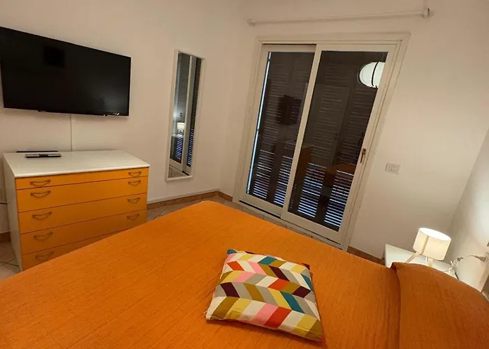 Pooly By Domusaway *